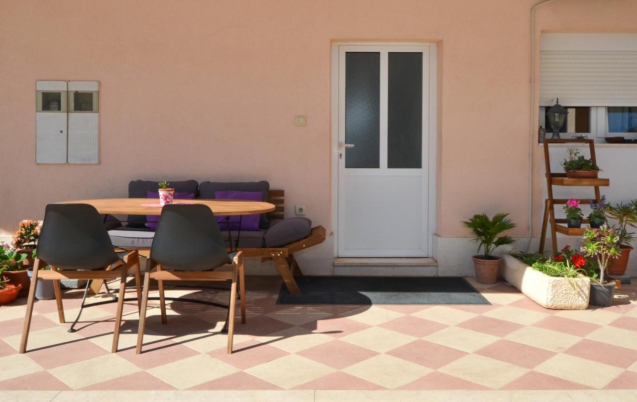 סגט ווראנייצה Apartments Luciano מראה חיצוני תמונה
