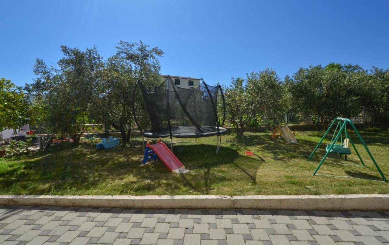סגט ווראנייצה Apartments Luciano מראה חיצוני תמונה