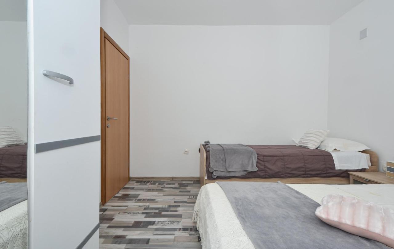 סגט ווראנייצה Apartments Luciano מראה חיצוני תמונה