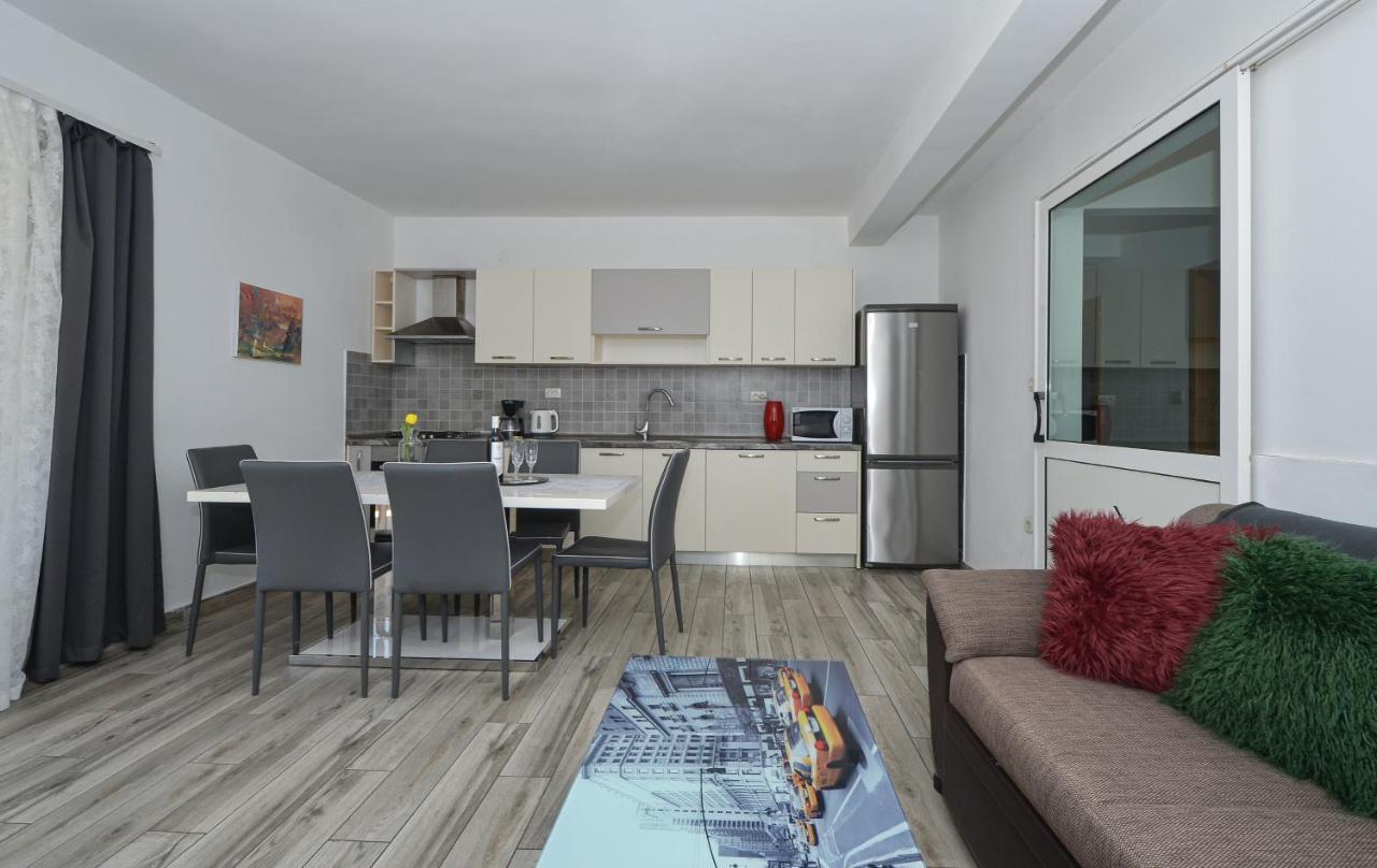 סגט ווראנייצה Apartments Luciano מראה חיצוני תמונה
