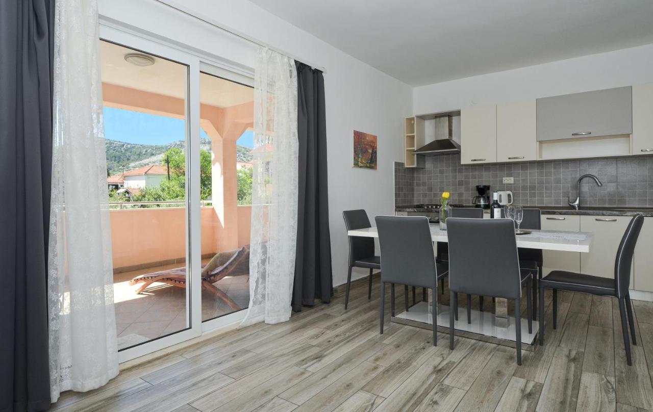 סגט ווראנייצה Apartments Luciano מראה חיצוני תמונה